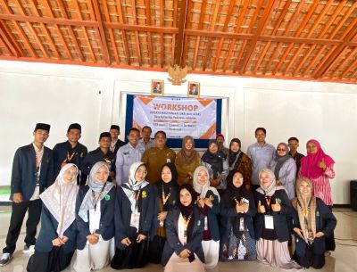Bangkitkan Potensi Desa Kalijering, KKN IAI An-Nawawi Gelar Workshop Diversifikasi Pangan Lokal Non-Beras dan Launching Singkong Varietas Unggulan